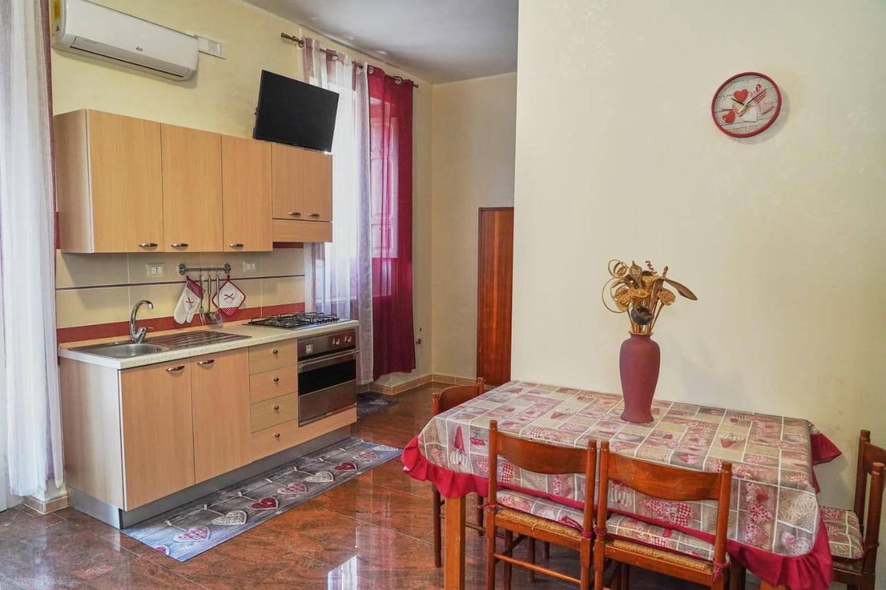Le Stanze Di Ricci - Affittacamere Low Cost Lesina Exterior foto