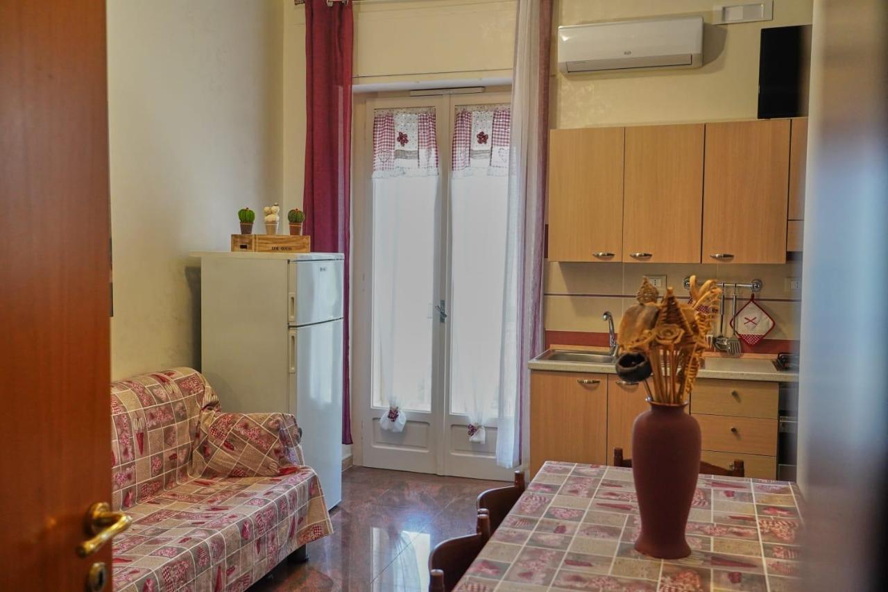 Le Stanze Di Ricci - Affittacamere Low Cost Lesina Exterior foto