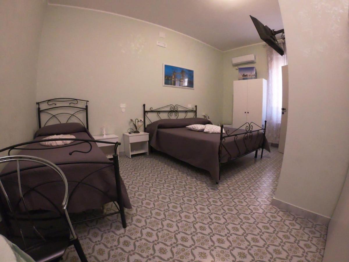 Le Stanze Di Ricci - Affittacamere Low Cost Lesina Exterior foto