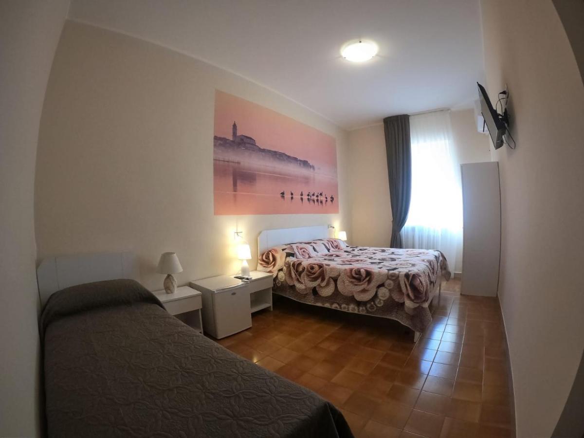 Le Stanze Di Ricci - Affittacamere Low Cost Lesina Exterior foto