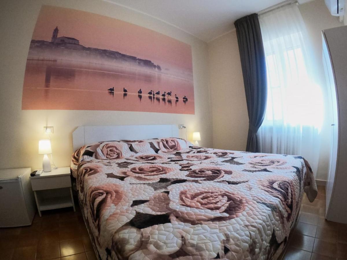 Le Stanze Di Ricci - Affittacamere Low Cost Lesina Exterior foto