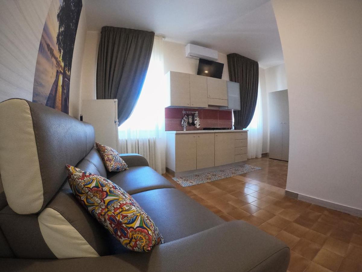 Le Stanze Di Ricci - Affittacamere Low Cost Lesina Exterior foto
